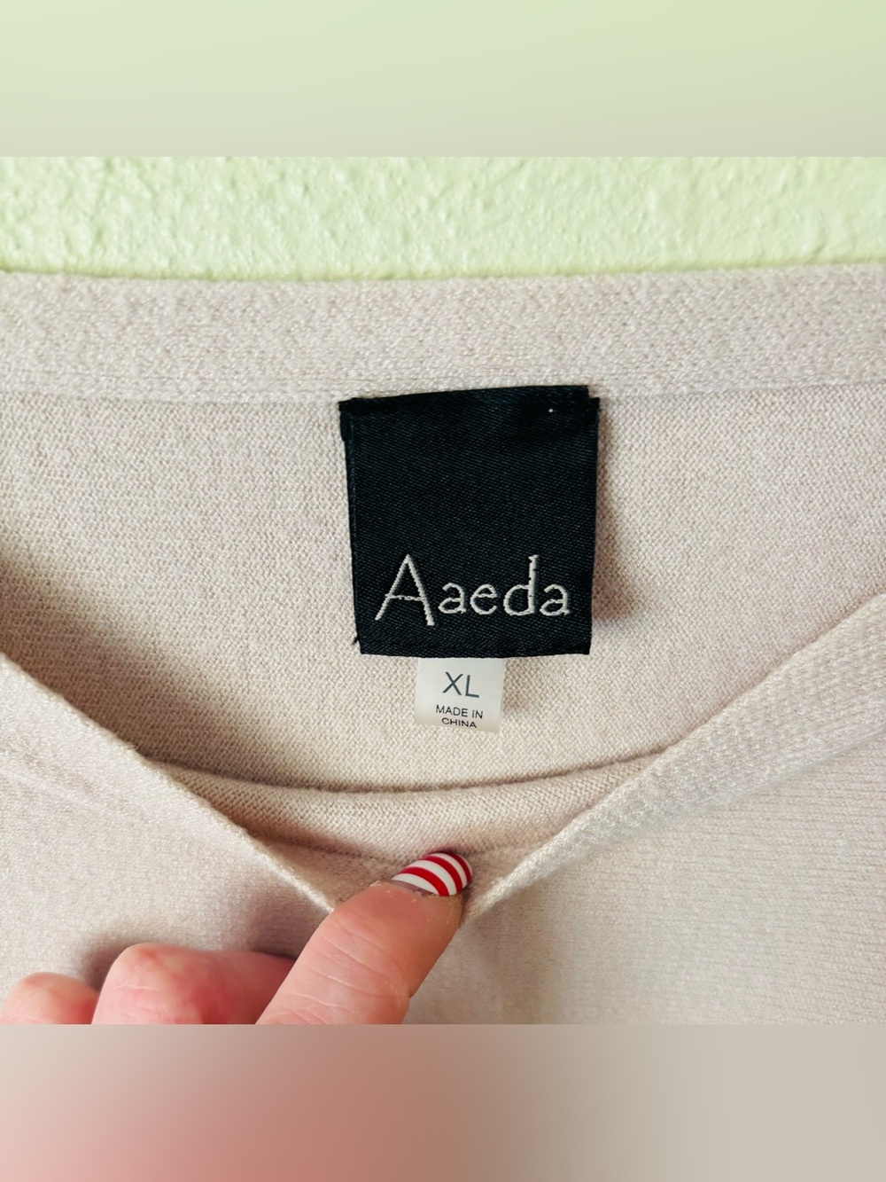 Aaeda CREWNECK RIBBED KNIT FLOWER COLOR BLOCK LOOSE PULLOVER TOP SIZE: Large - Picture 3 of 4